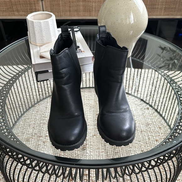 Dirty Laundry Lisbon Chelsea Boot, Size 8.5 - Picture 4 of 8